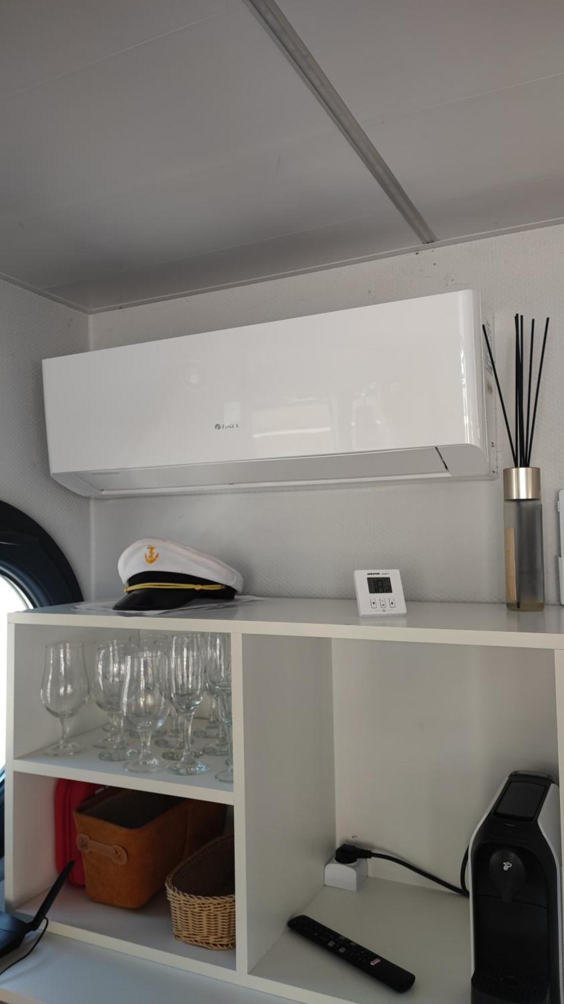 Houseboat Water Boy Apartament Plywajacy Dom Na Wodzie Lodz Apartment Wroclaw Luaran gambar