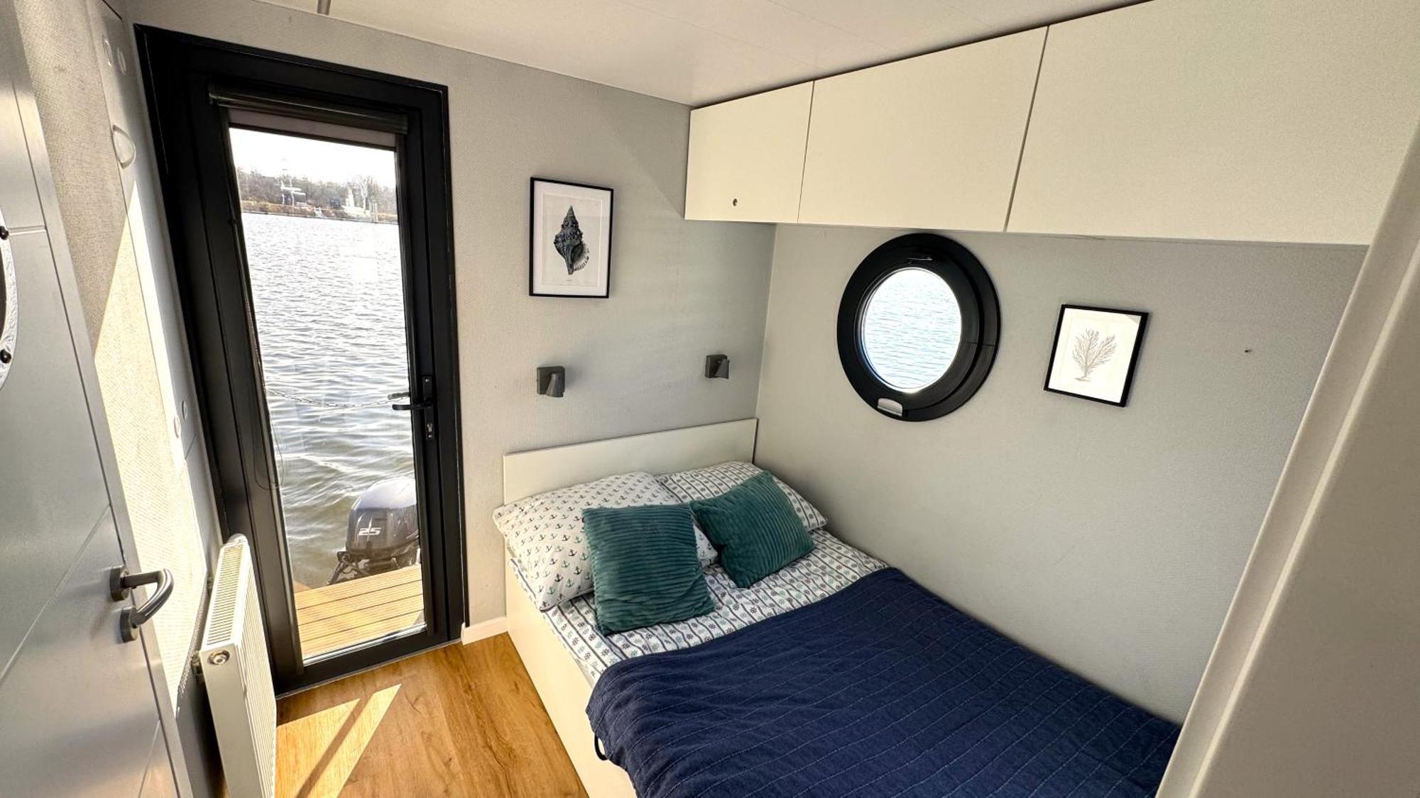 Houseboat Water Boy Apartament Plywajacy Dom Na Wodzie Lodz Apartment Wroclaw Luaran gambar