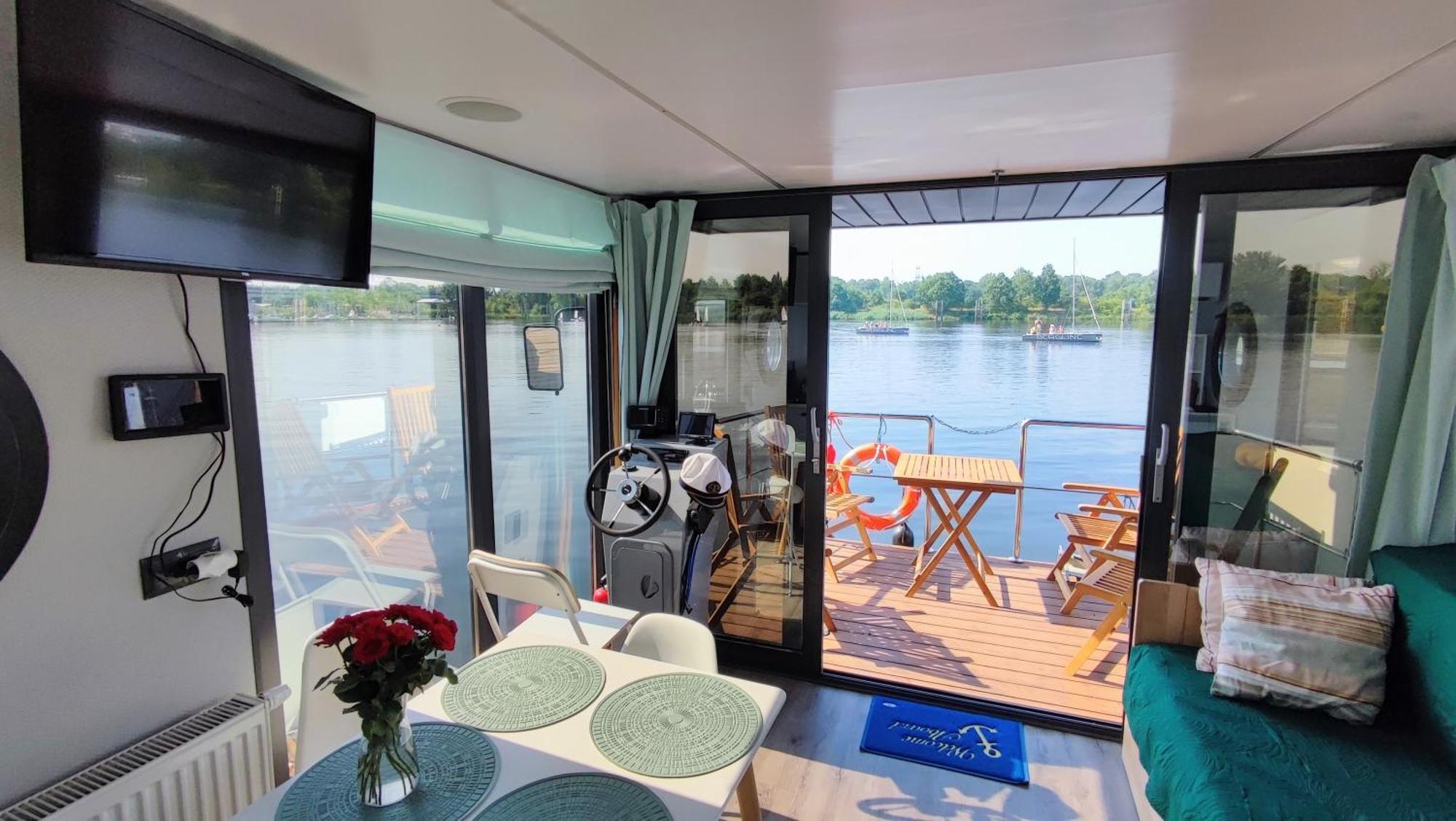 Houseboat Water Boy Apartament Plywajacy Dom Na Wodzie Lodz Apartment Wroclaw Luaran gambar